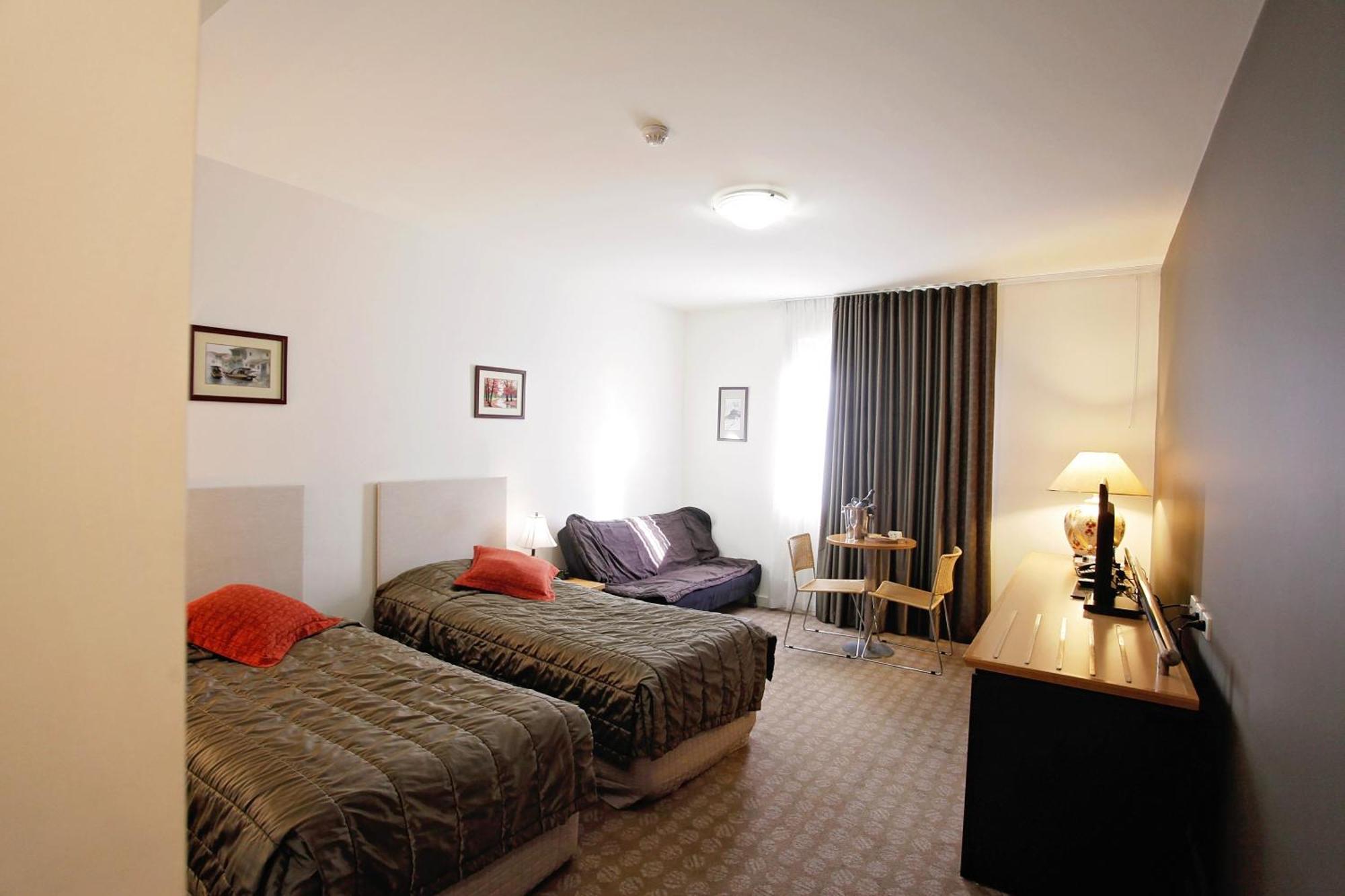 Golden Pebble Hotel Wantirna Habitación foto