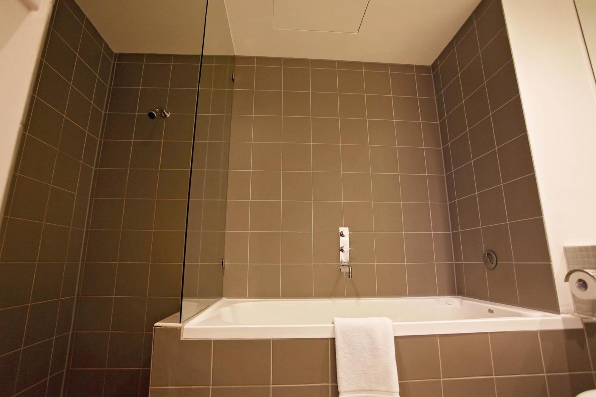 Golden Pebble Hotel Wantirna Habitación foto
