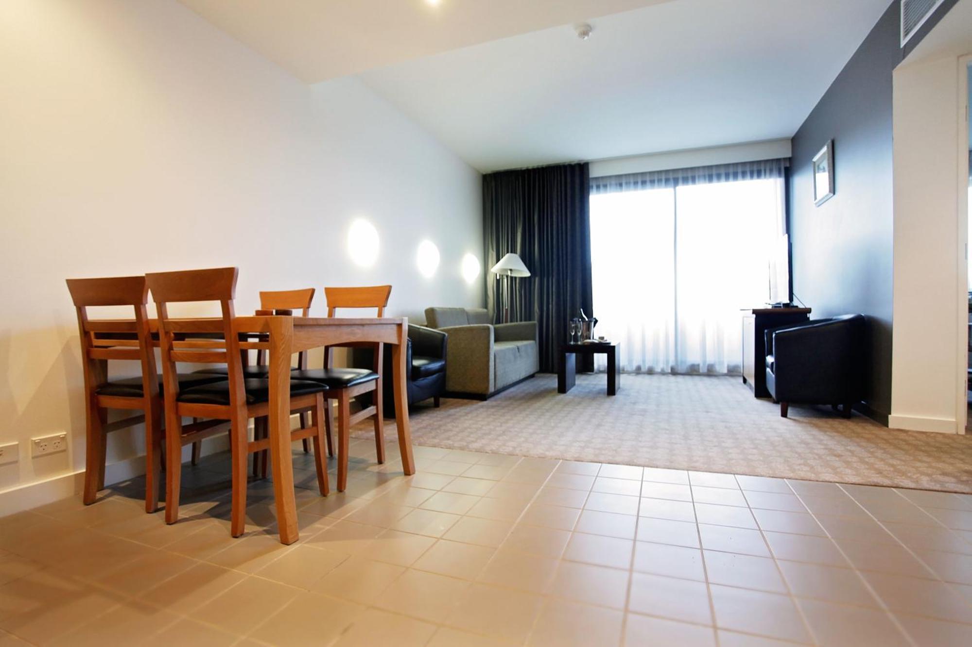 Golden Pebble Hotel Wantirna Habitación foto